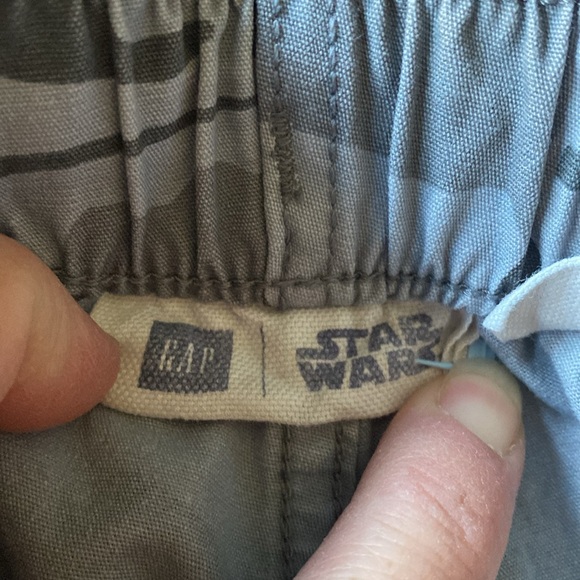 GAP Star Wars XL approximately 34 inches long. Nice condition. Has two pockets. - Picture 4 of 10